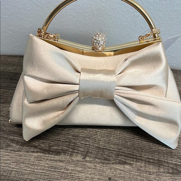 Alessia | Satin Clutch w/ Bow Accent ✨ - Picture 8 of 8